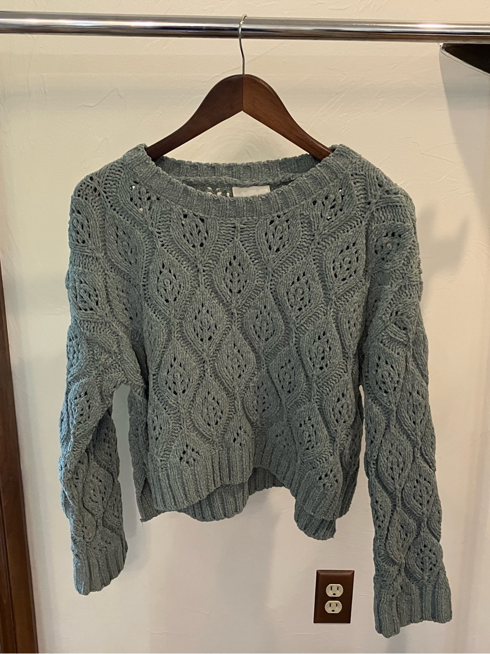 Green Sweater Size L Condition Good